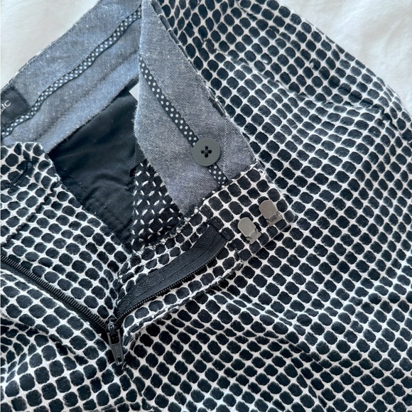 BANANA REPUBLIC - Petite midrise short - Picture 3 of 4